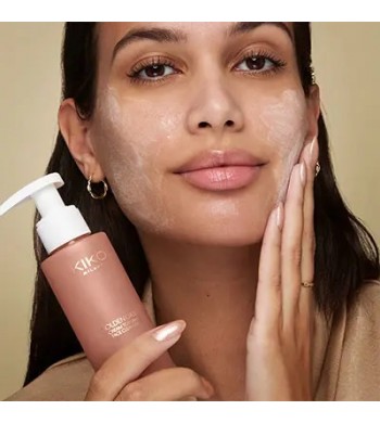 Гель для очищення обличчя KIKO MILANO Golden Oasis Cream To Foam Face Cleanser